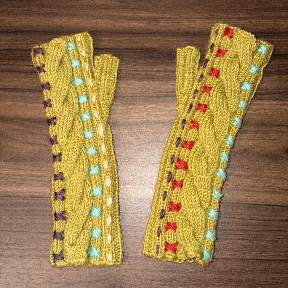 Tara 100% Handspun Wool Hand Warmer Fingerless Mitten Arm Sleeves Nepal Green